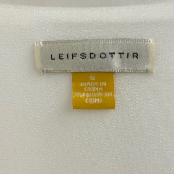 Flowing Scoop-neck 100% Silk Blouse with Lace Insets by Leifsdottir for 6, 8, 10 - Picture 11 of 15